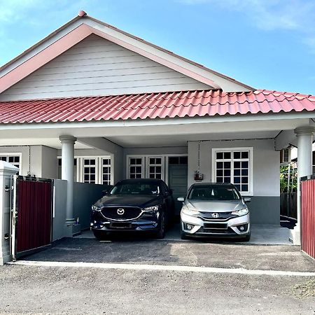 Teratai Homestay 3 Batu Buruk Куала Теренгану Екстериор снимка