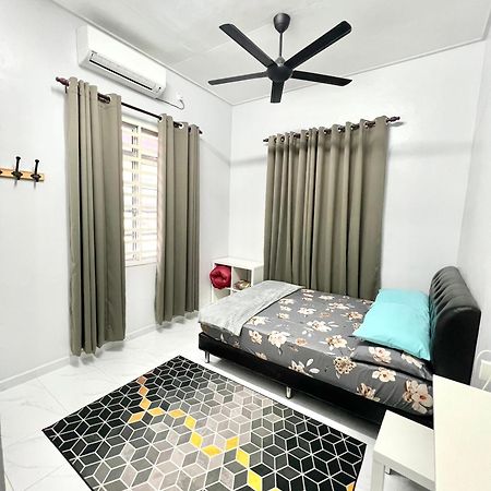 Teratai Homestay 3 Batu Buruk Куала Теренгану Екстериор снимка