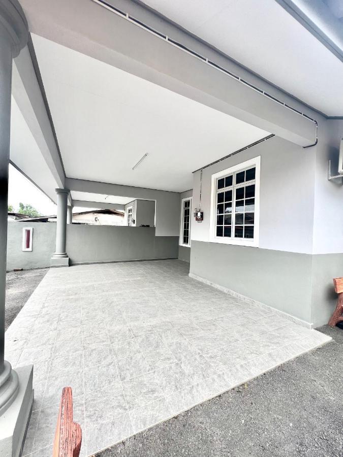 Teratai Homestay 3 Batu Buruk Куала Теренгану Екстериор снимка