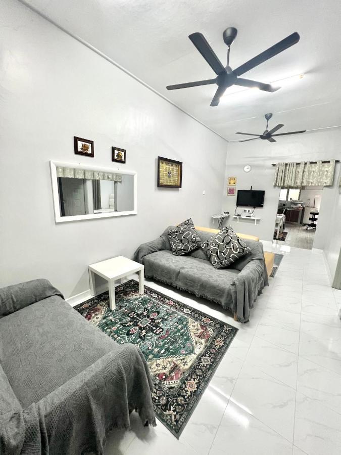 Teratai Homestay 3 Batu Buruk Куала Теренгану Екстериор снимка