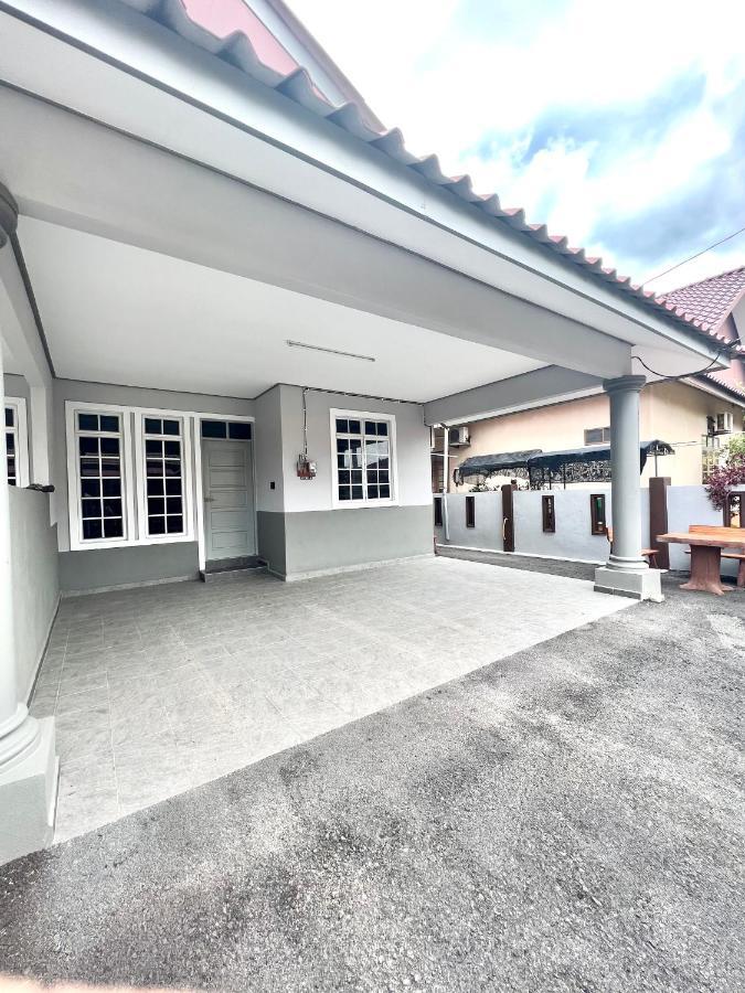 Teratai Homestay 3 Batu Buruk Куала Теренгану Екстериор снимка