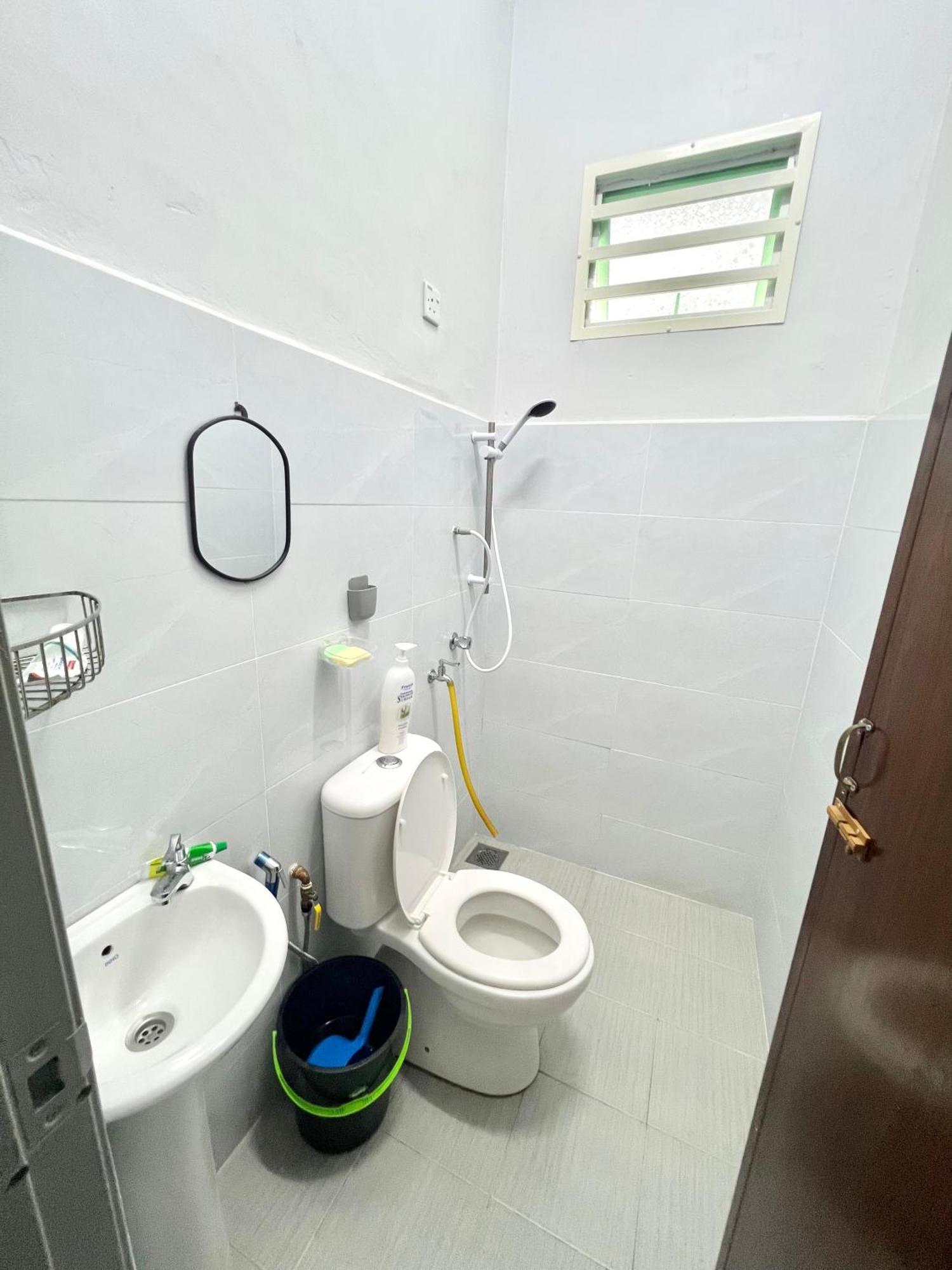 Teratai Homestay 3 Batu Buruk Куала Теренгану Екстериор снимка