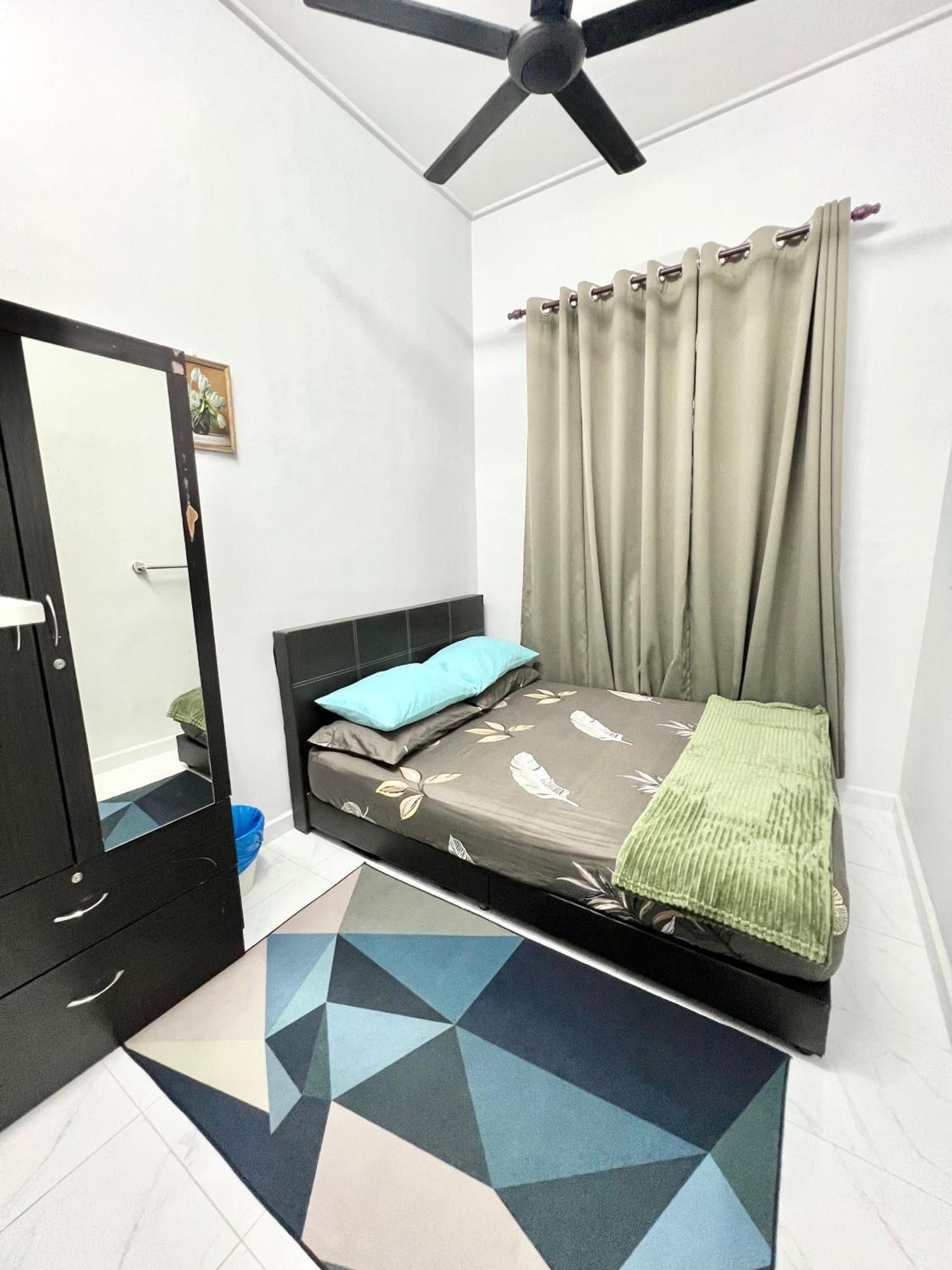 Teratai Homestay 3 Batu Buruk Куала Теренгану Екстериор снимка