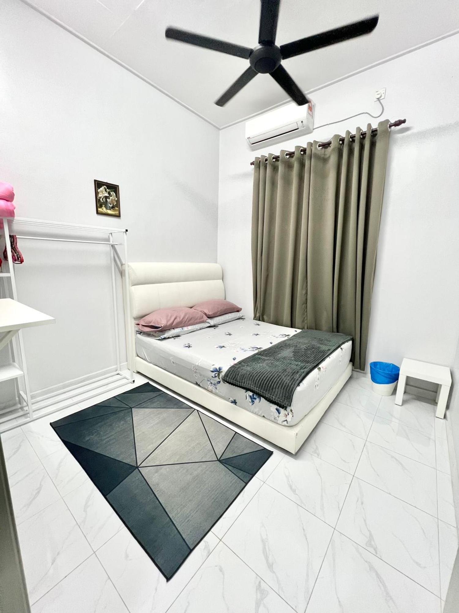 Teratai Homestay 3 Batu Buruk Куала Теренгану Екстериор снимка