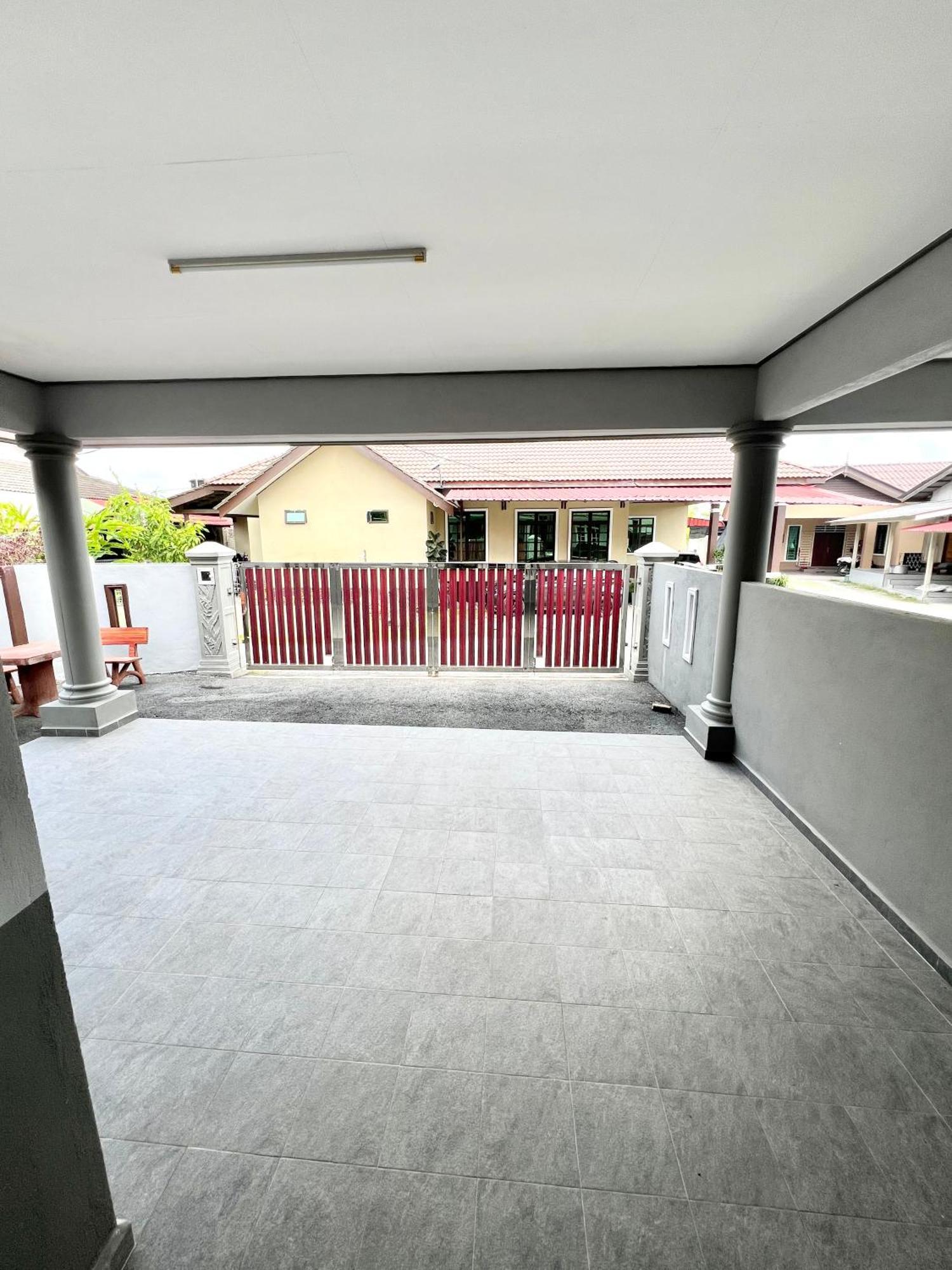 Teratai Homestay 3 Batu Buruk Куала Теренгану Екстериор снимка