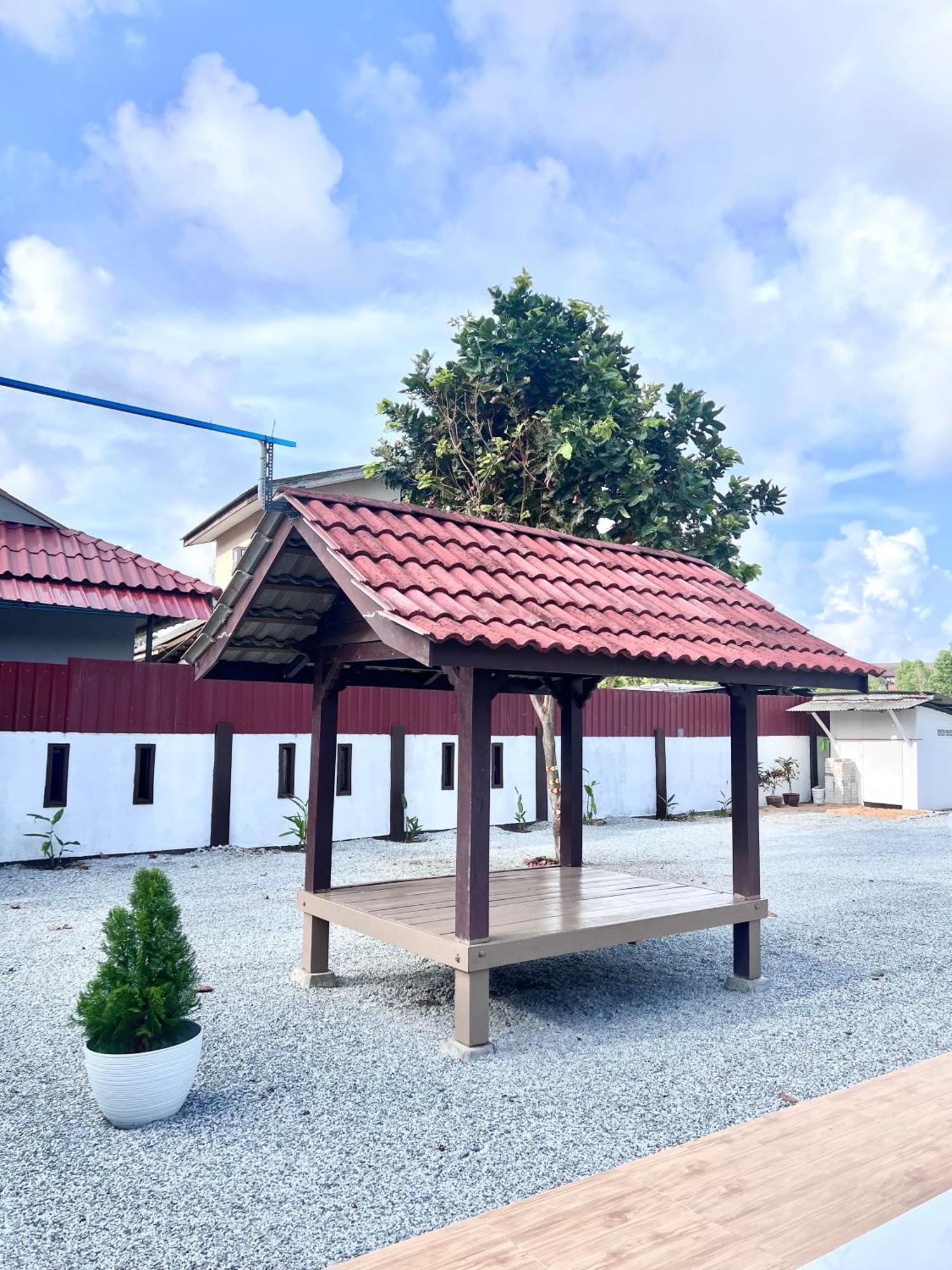 Teratai Homestay 3 Batu Buruk Куала Теренгану Екстериор снимка
